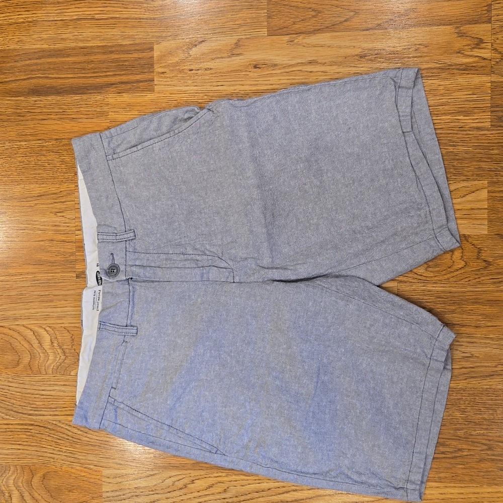Like new men's Old Navy size 31 grey linen blend shorts
